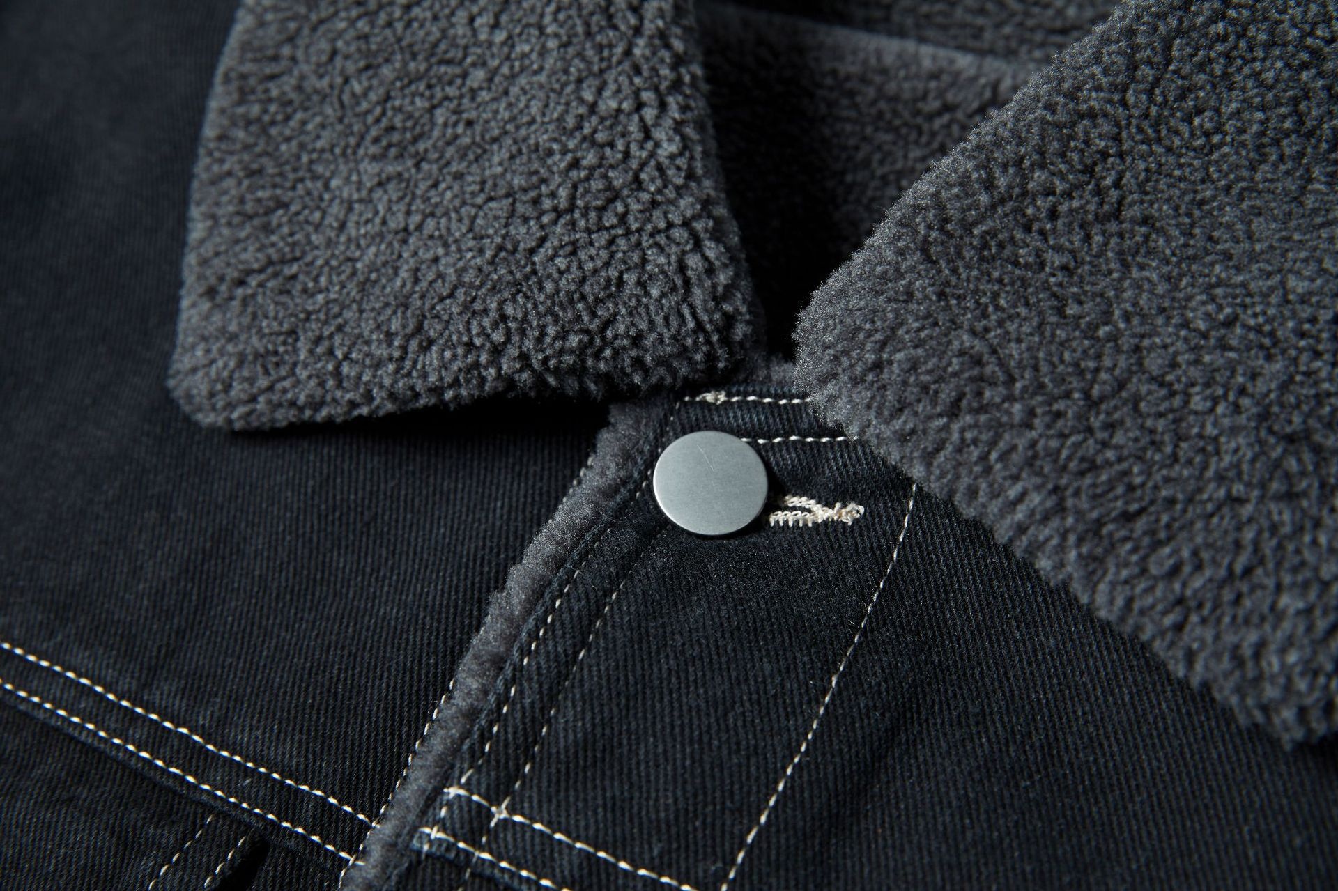 571f1872 Feb3 4b63 8629 44115ba69f95 Trans