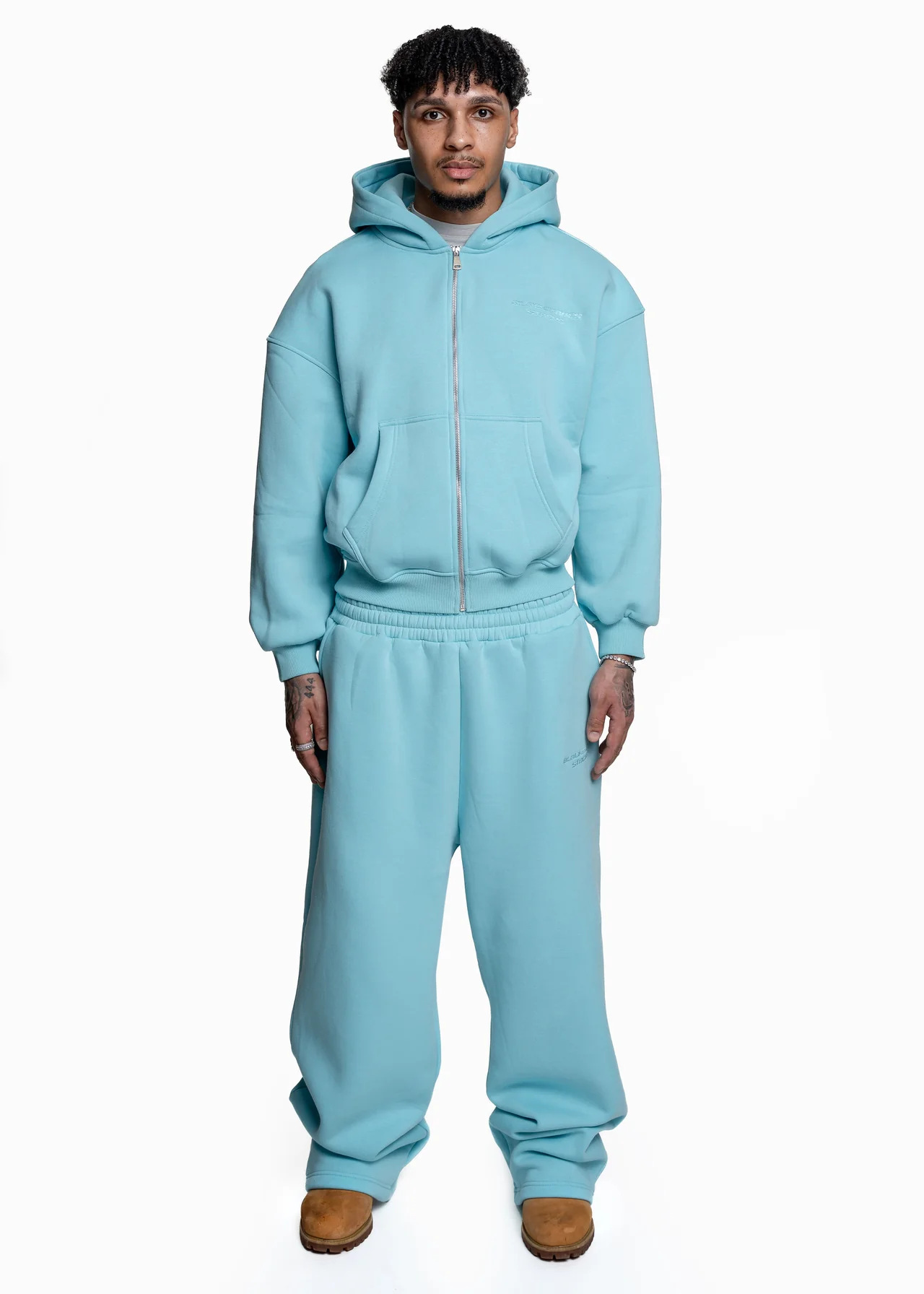 7827c77a 3b06 40ea 9f57 E94cc65e6796